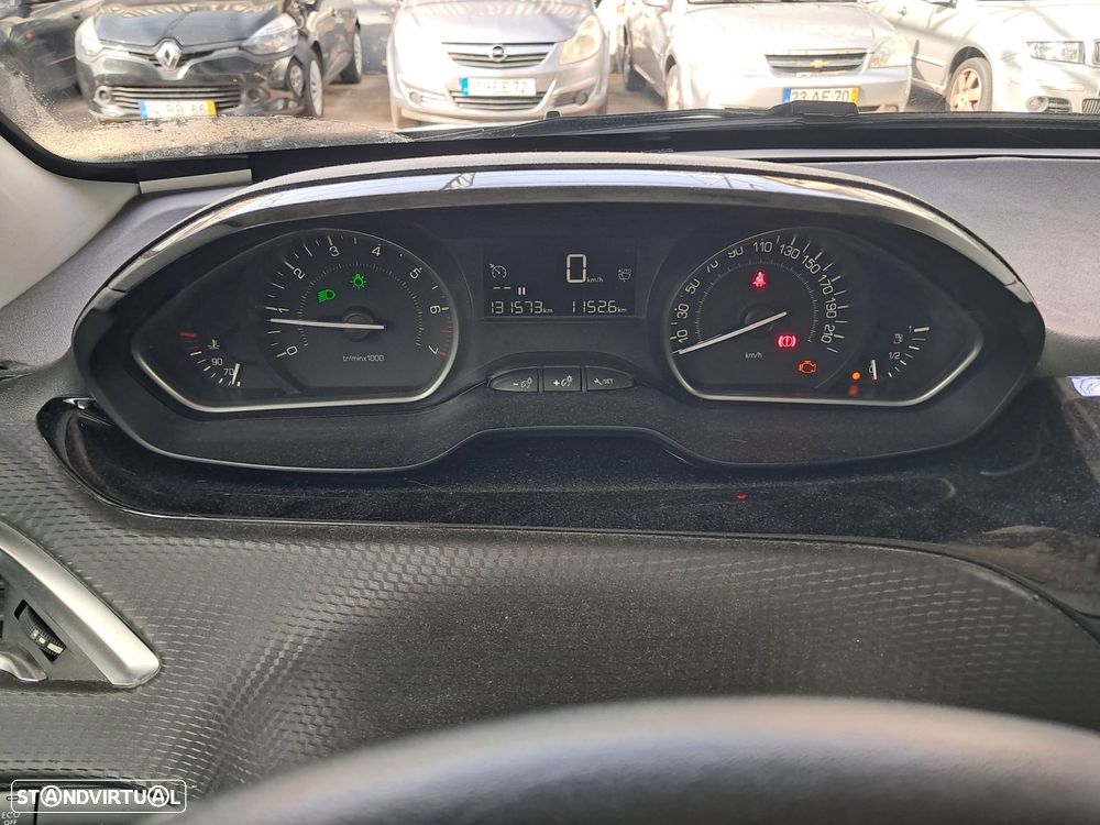 Peugeot 2008 1.2 PureTech Style - 5