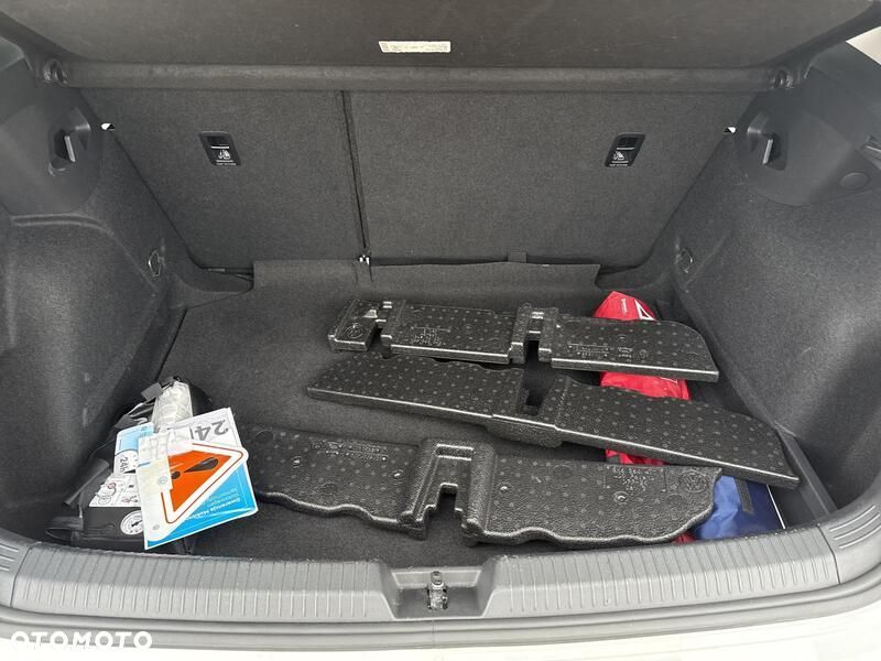 Volkswagen Golf - 22