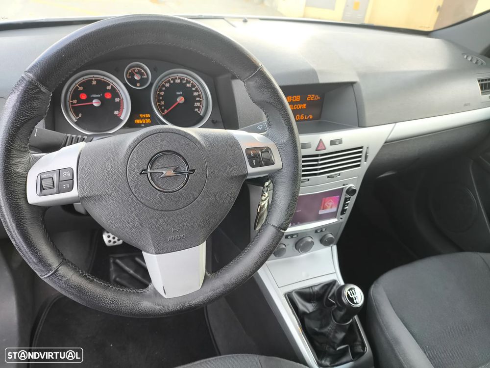 Opel Astra GTC 1.3 CDTI - 22