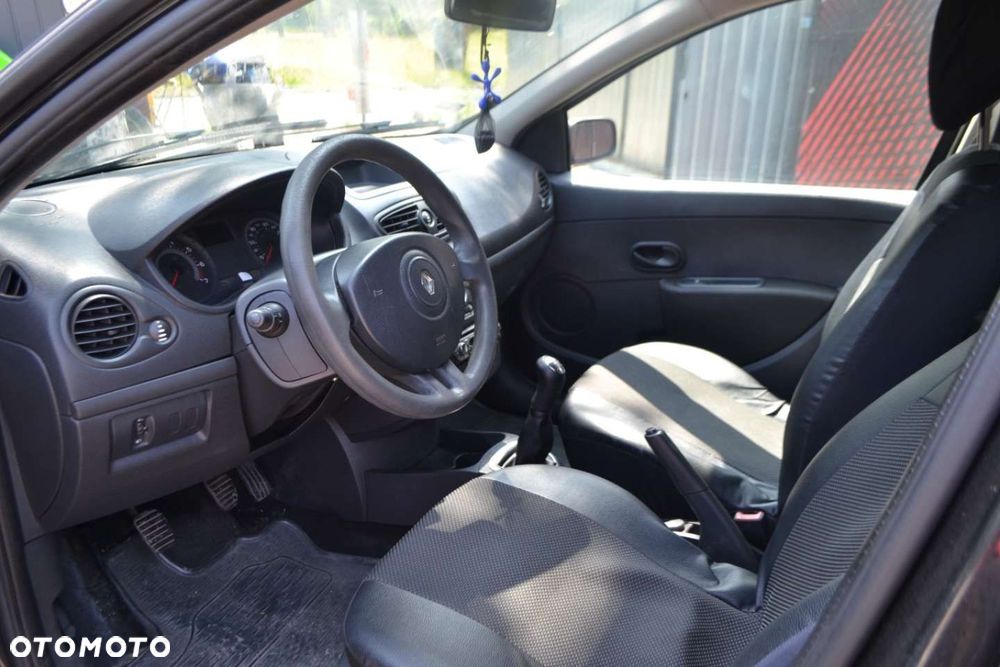 Renault Clio - 8