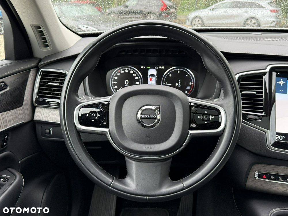 Volvo XC 90 - 24