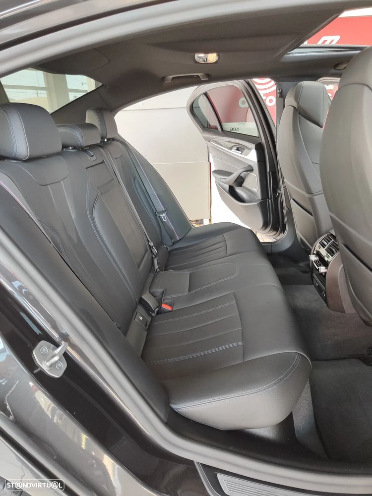 BMW 530 e Pack 50 anos M - 18