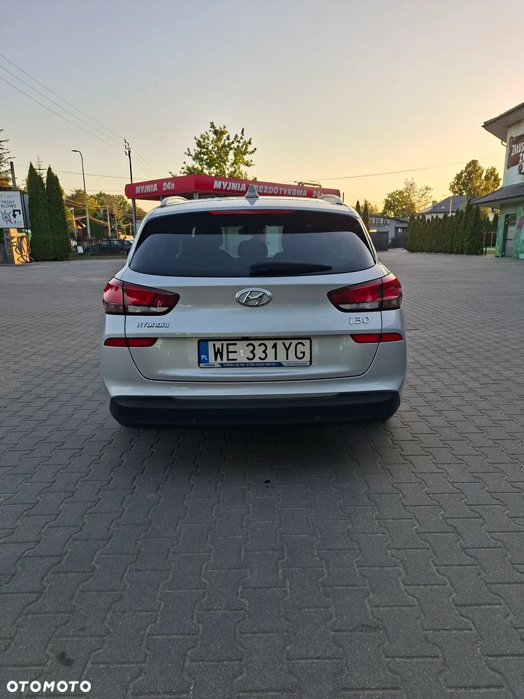 Hyundai i30 1.6 D Classic + - 4