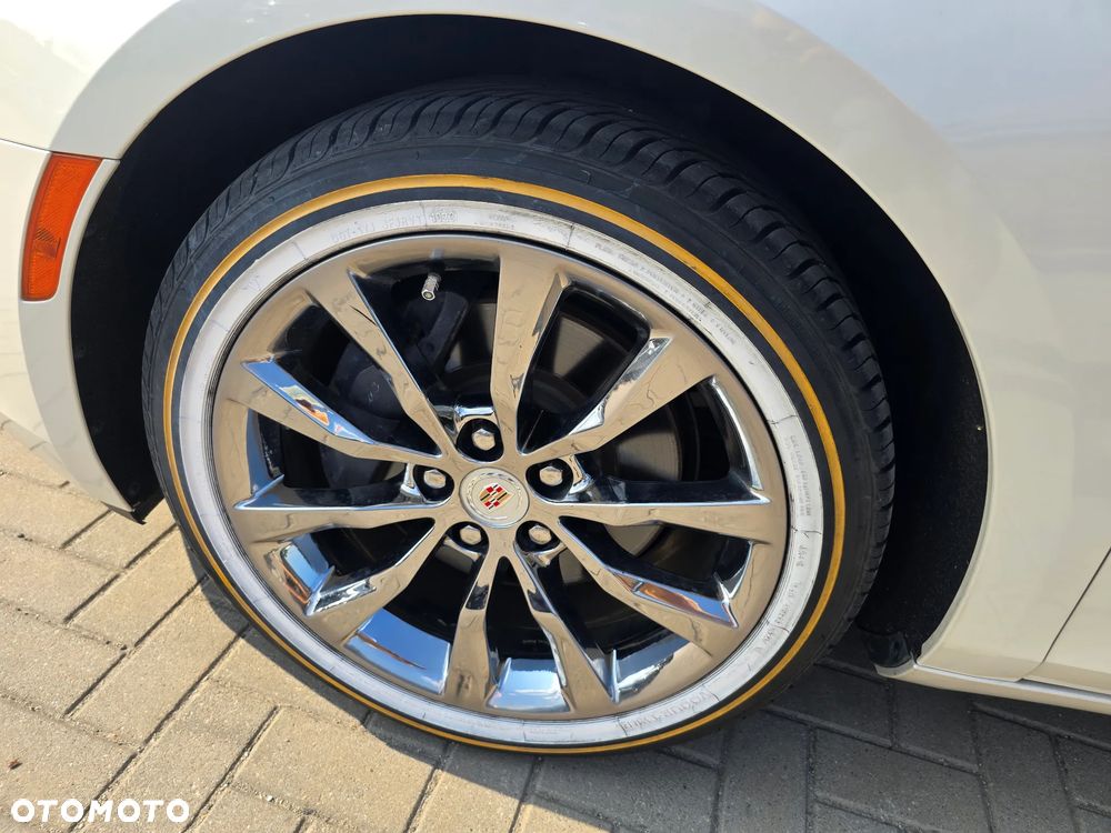 Cadillac XTS - 17