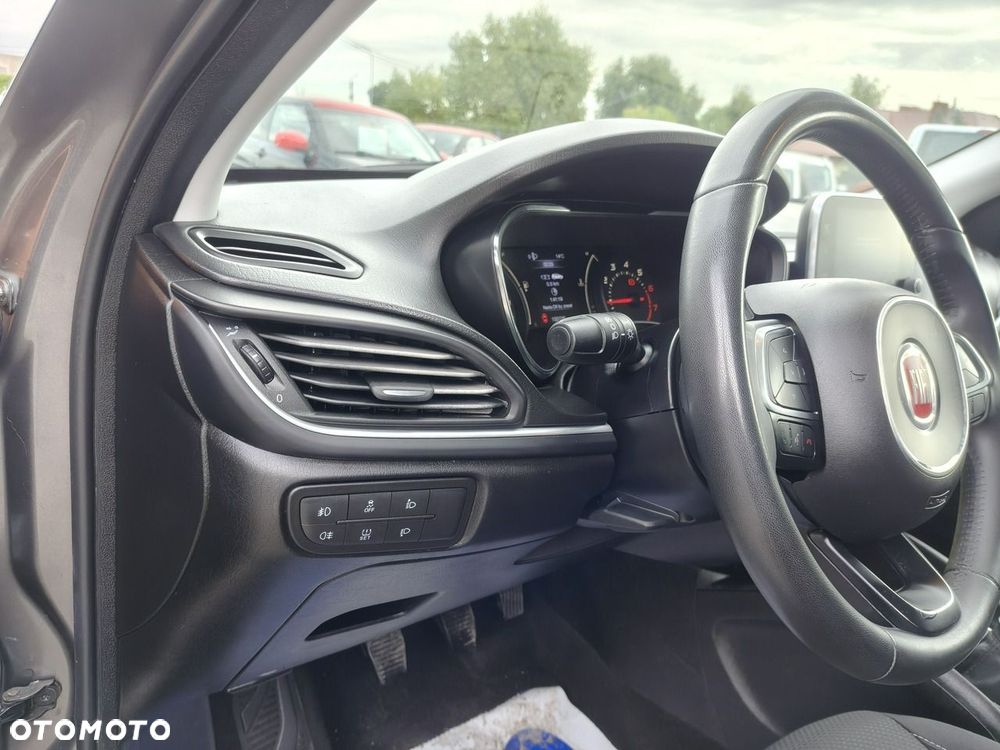 Fiat Tipo 1.4 16v Easy EU6d - 11