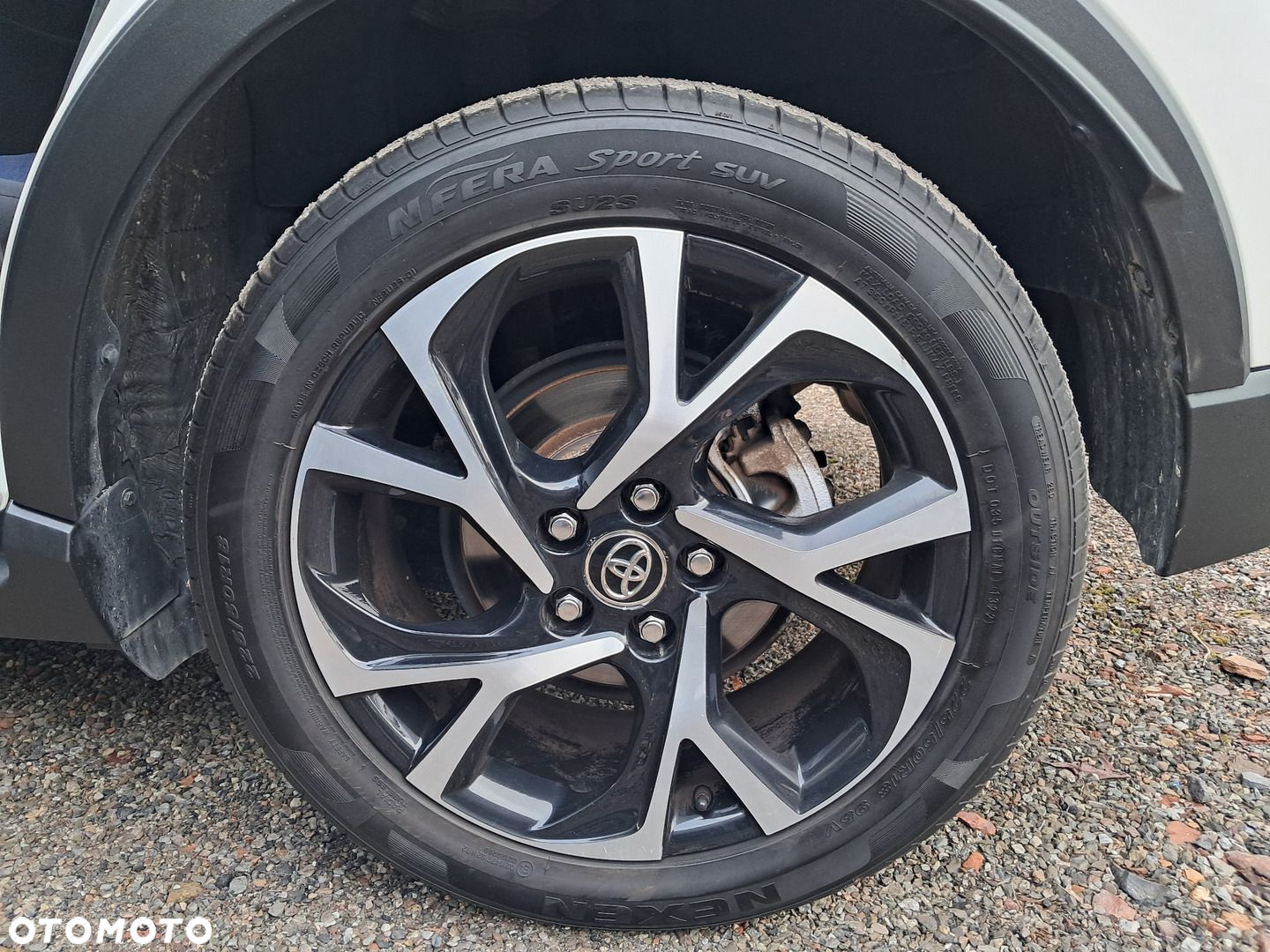 Toyota C-HR - 11