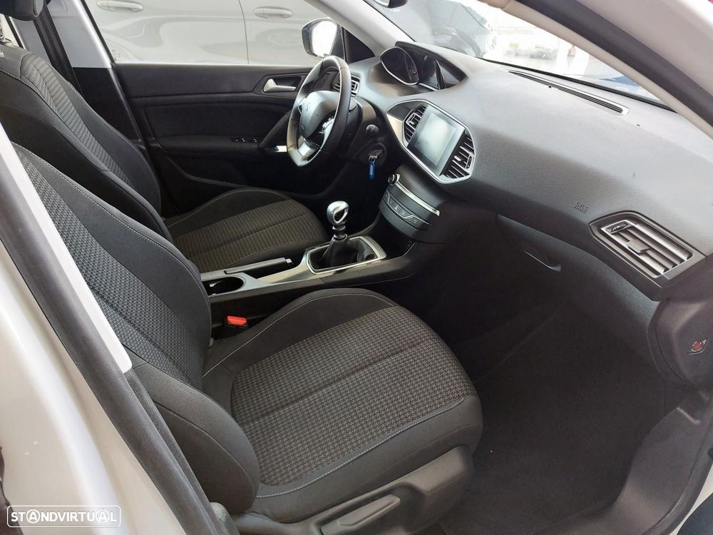 Peugeot 308 1.5 BlueHDi Business Line - 26