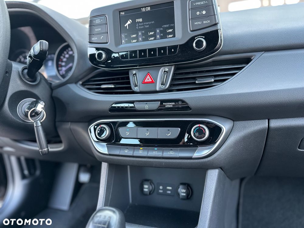Hyundai i30 1.4 Passion Plus - 26