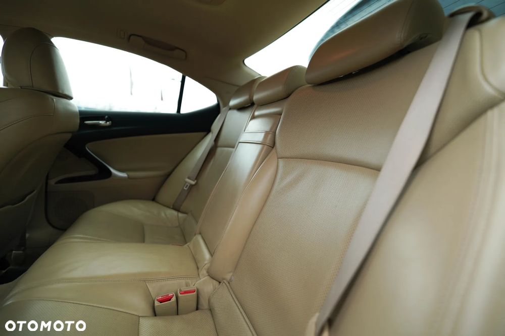 Lexus IS 250 Elegance - 4