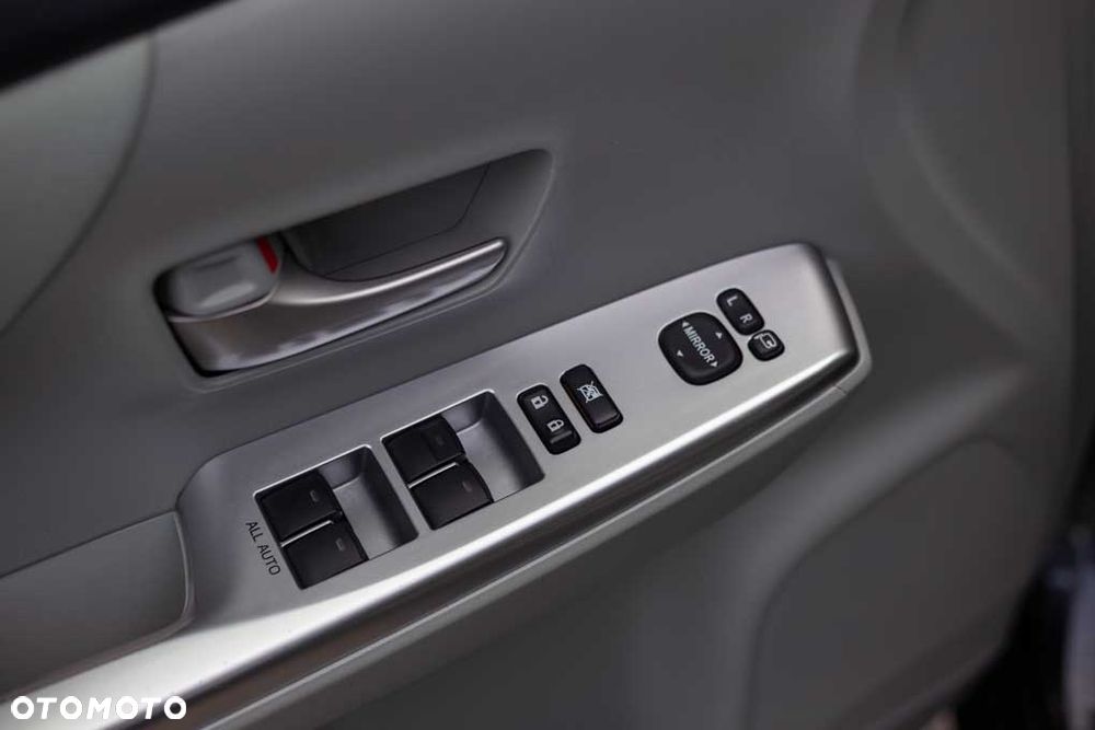 Toyota Prius+ 1.8 HSD Prestige - 19