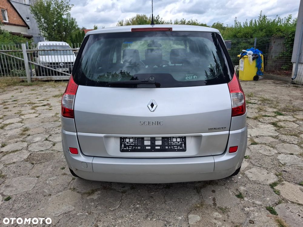 Renault Scenic 1.6 16V Confort Privilege - 8