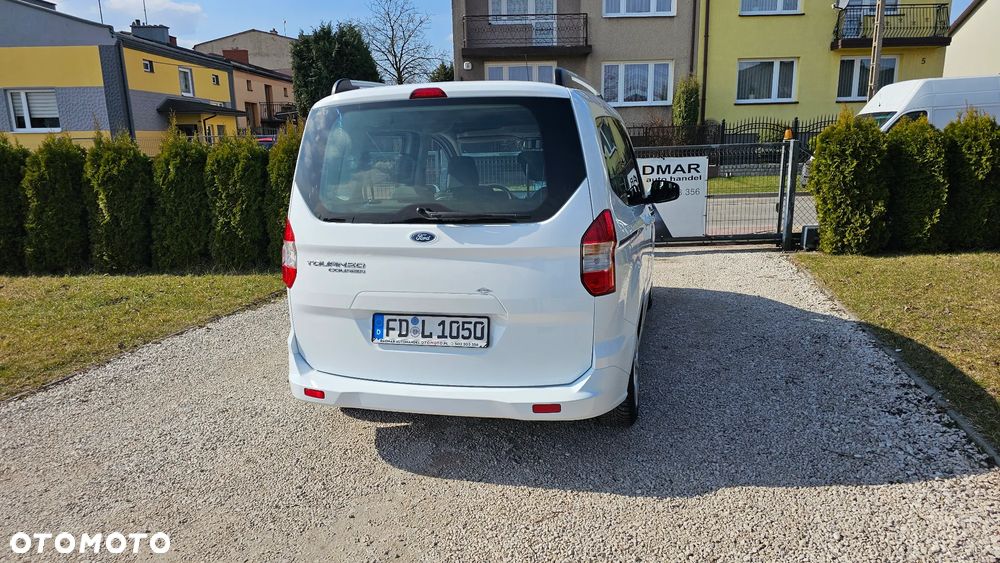 Ford Tourneo Courier 1.5 TDCi S&S Trend - 25