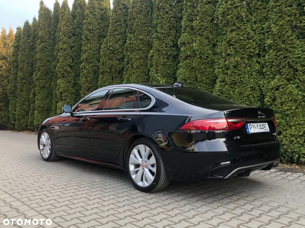 Jaguar XF 2.0 D200 mHEV AWD R-Dynamic SE - 4
