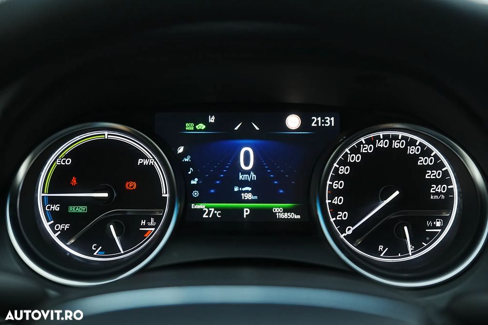 Toyota Camry Luxury - 22