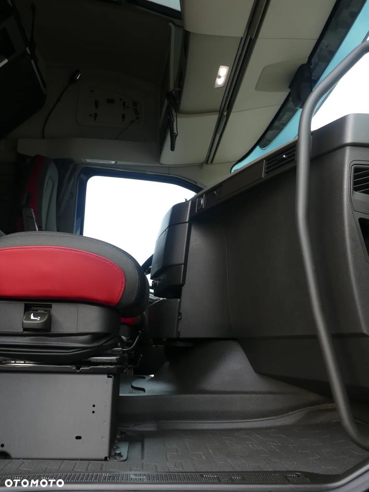 Volvo FH4 460 / EURO 6 / AUTOMAT / PEŁNY ADR / KLIMATYZACJA POSTOJOWA / - 19