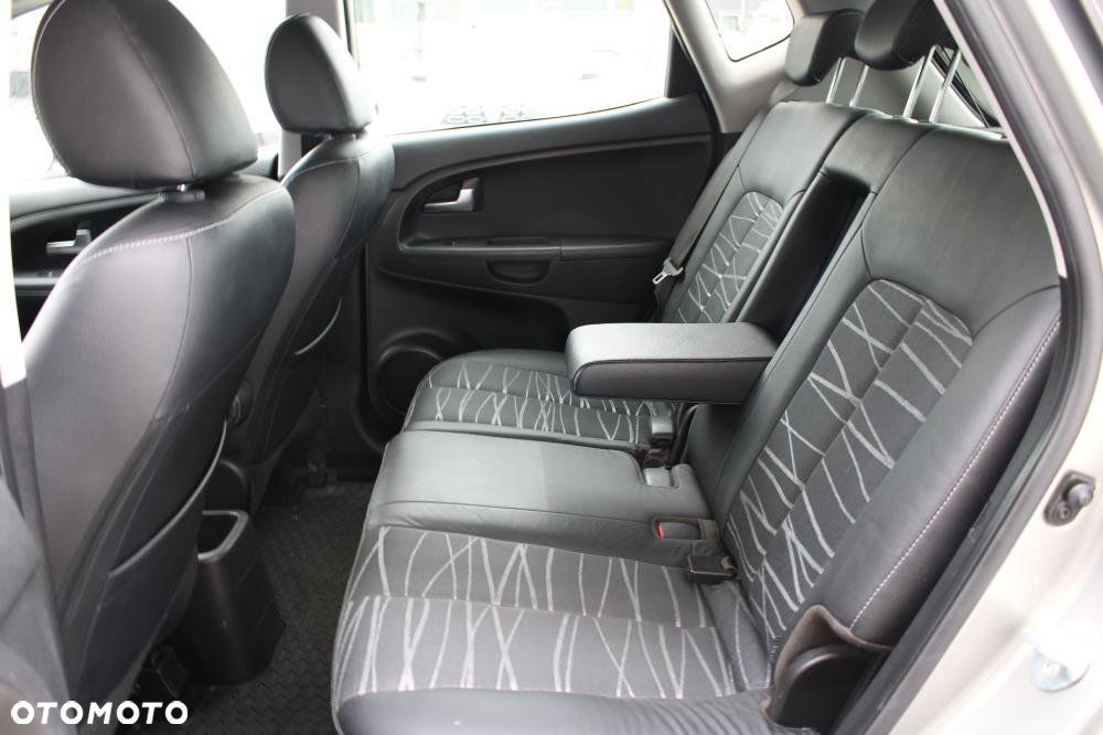 Kia Venga - 23