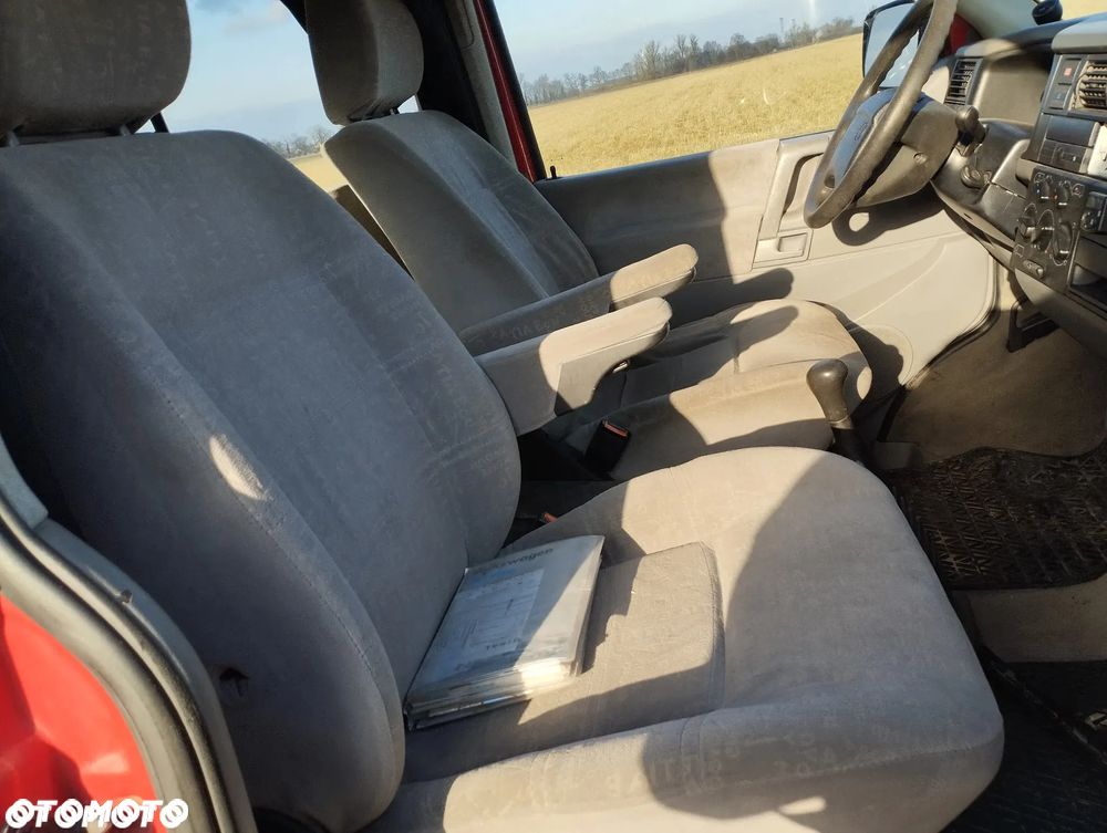Volkswagen Multivan - 9