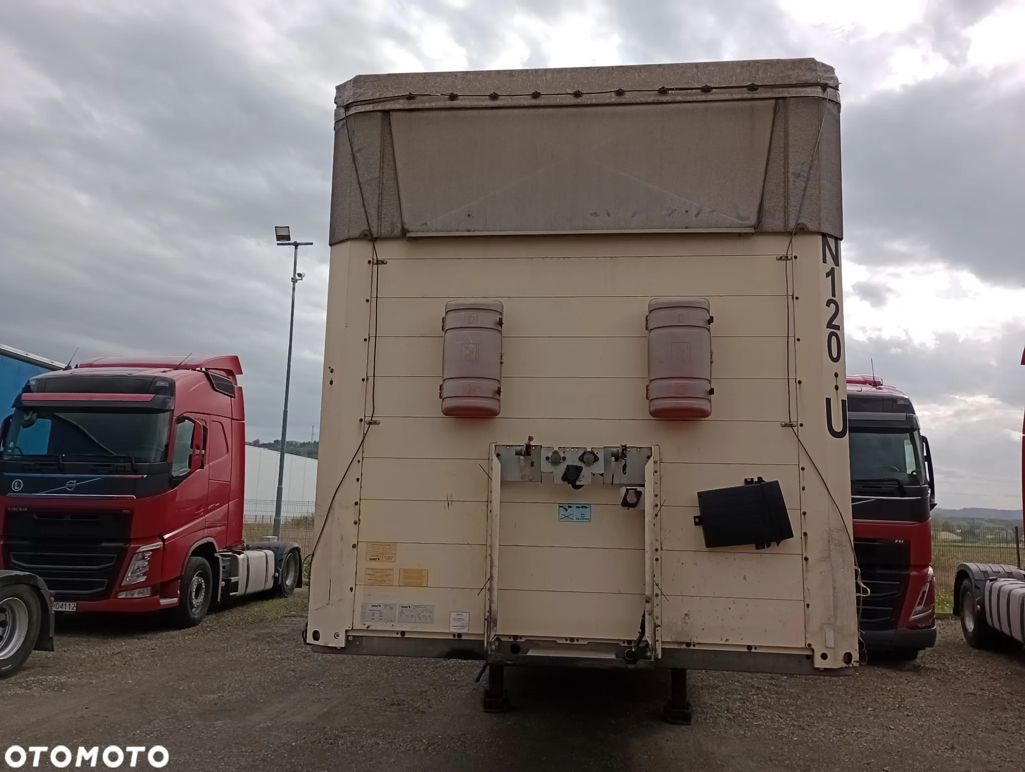 Schmitz Cargobull SCB Varios - 3