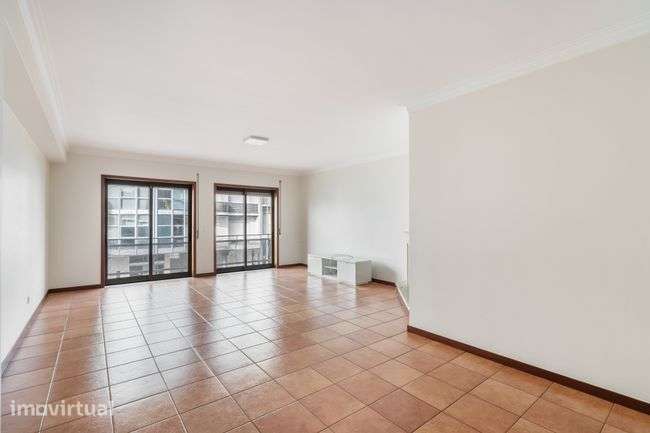 Apartamento T3 no Coração de Vila Verde - Grande imagem: 2/10