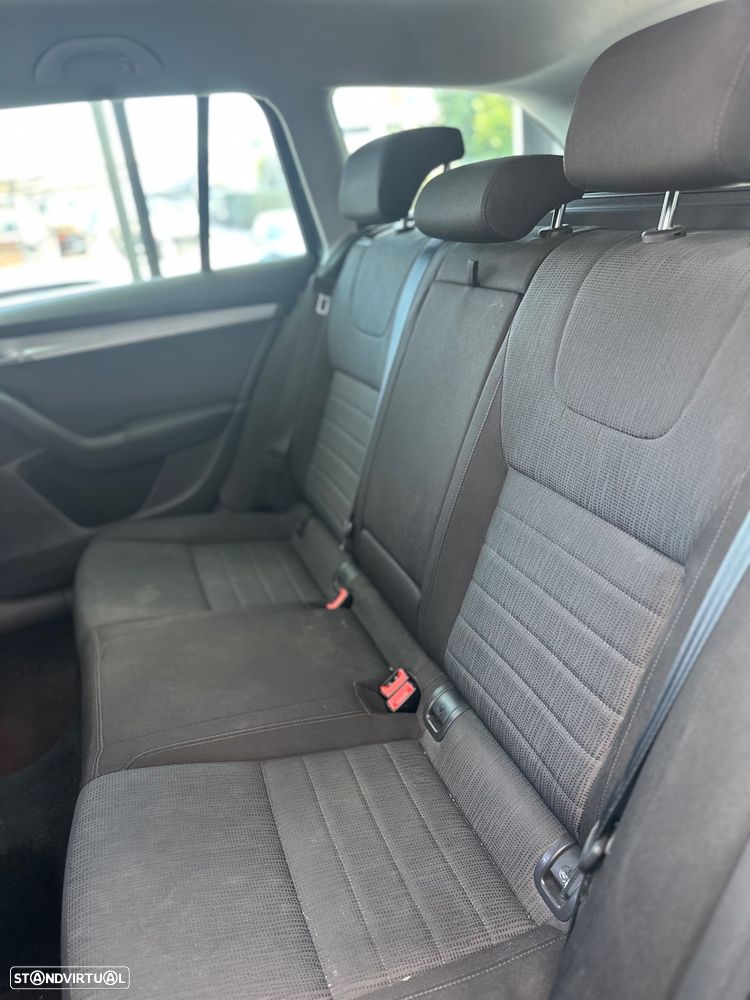Skoda Octavia Break 1.6 TDi Style DSG - 8