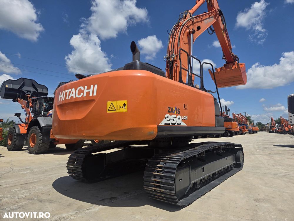 Hitachi ZX250LCN-6, 2019, 5.737h, CUPLA RAPIDA, cupa 1,55mc, inst picon, inst rotire, camera spate si laterale, latime 2,99m, ad sapare 7m, 3 pompe hidr HITACHI, consum 11,8l/h, lant 80% ok, ridica 16t, posibil leasing 3 ani-PROMOTIE 89.900 EUR+Tva - 3