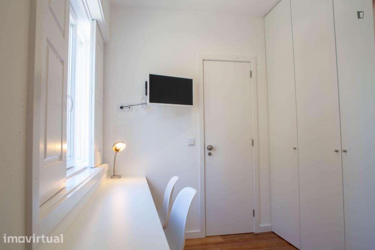 Quarto - localizado em Paranhos Porto - Grande imagem: 2/33