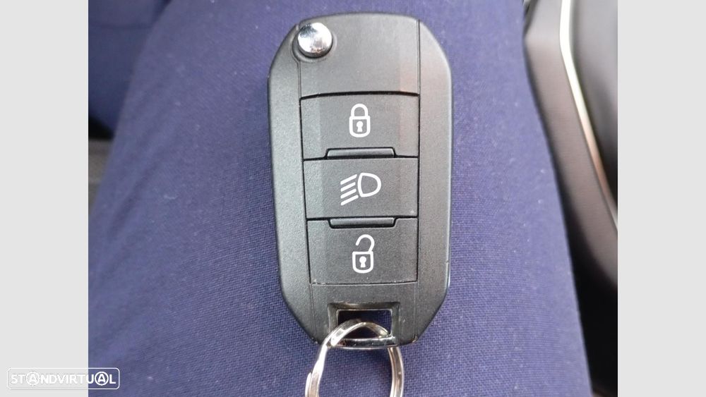 Peugeot 208 1.2 PureTech Active Pack - 13