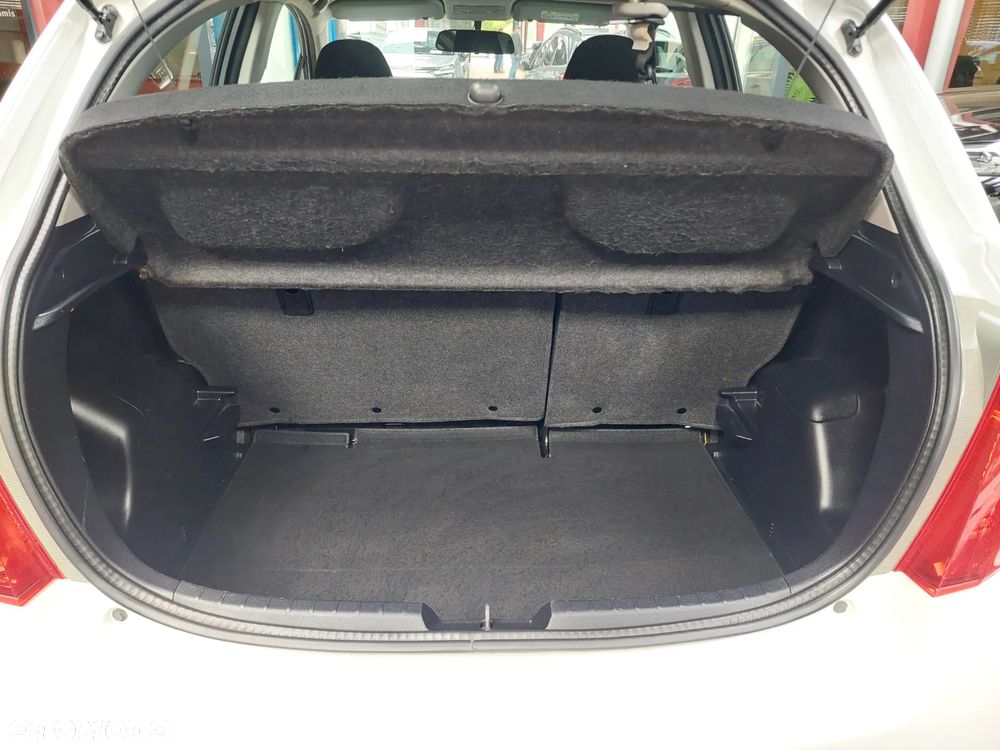 Toyota Yaris - 13