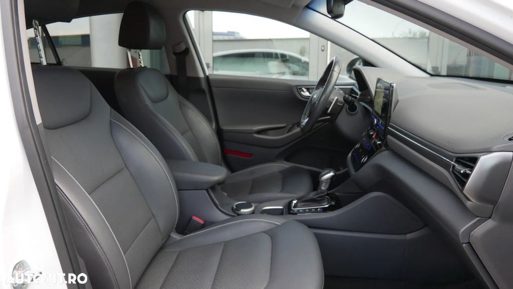 Hyundai IONIQ 1.6 GDI Premium - 17