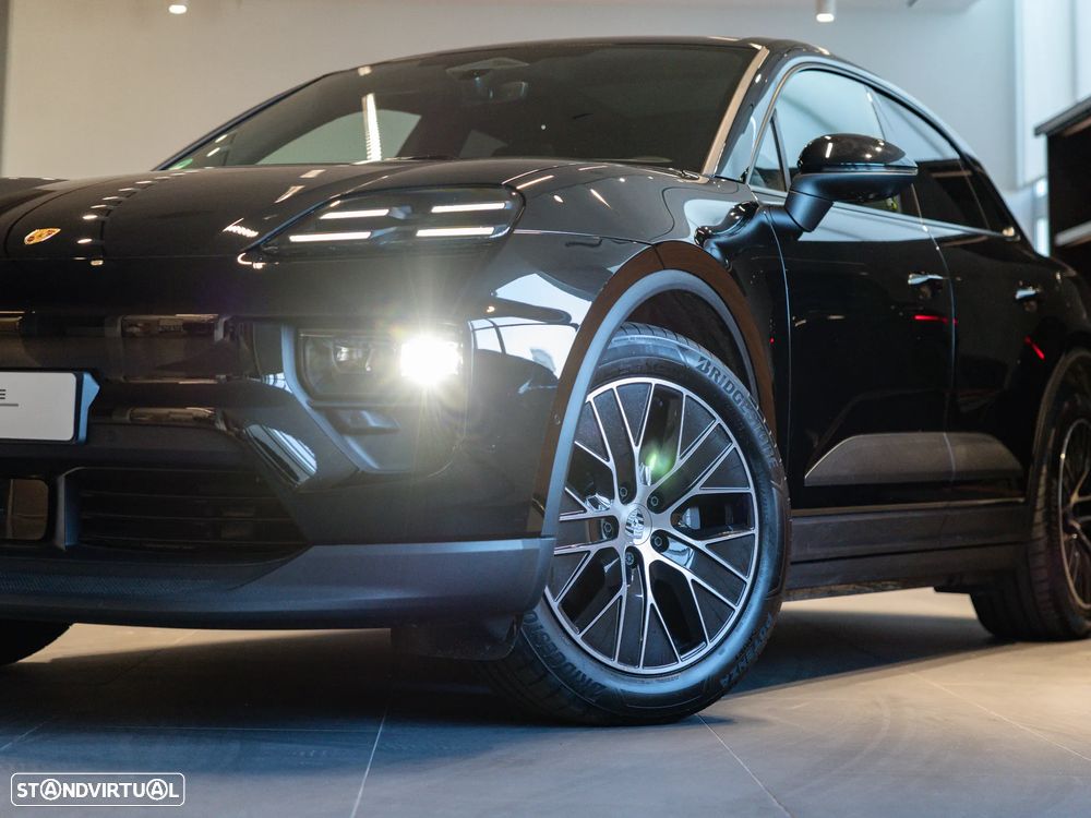 Porsche Macan Electric - 17