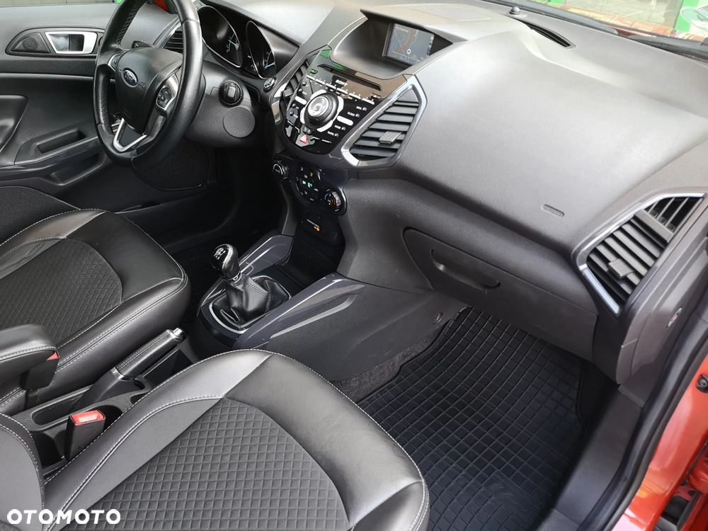 Ford EcoSport 1.5 TDCi TITANIUM - 14