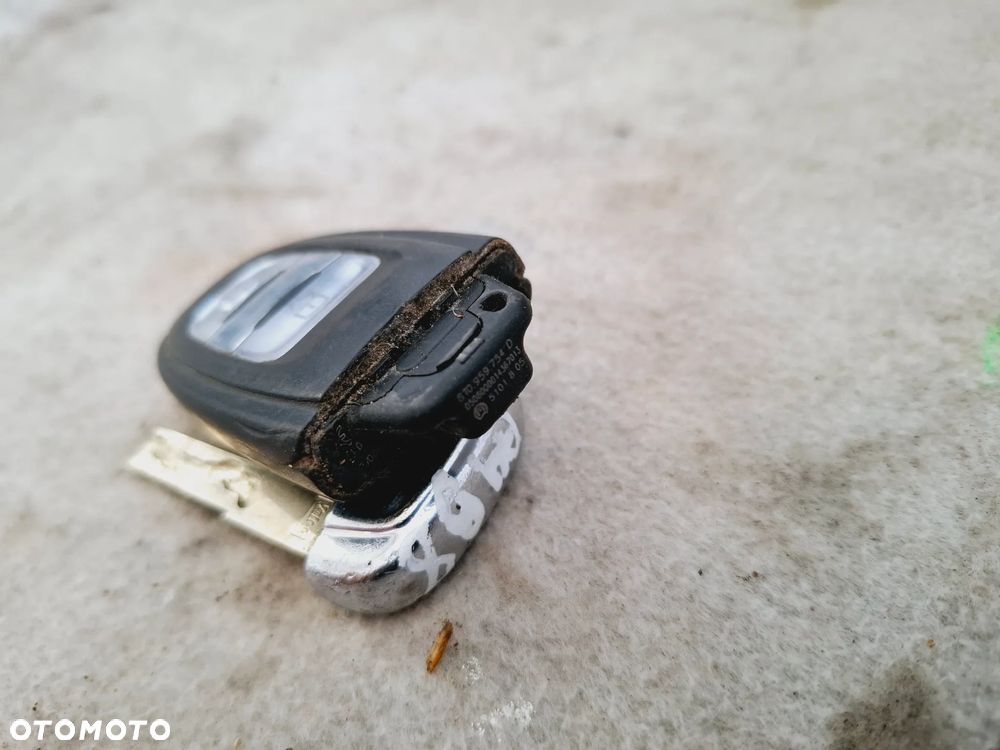 Kluczyk Pilot Audi A4 S4 B8 A5 S5 Q5 Q3 8T0959754D - 5