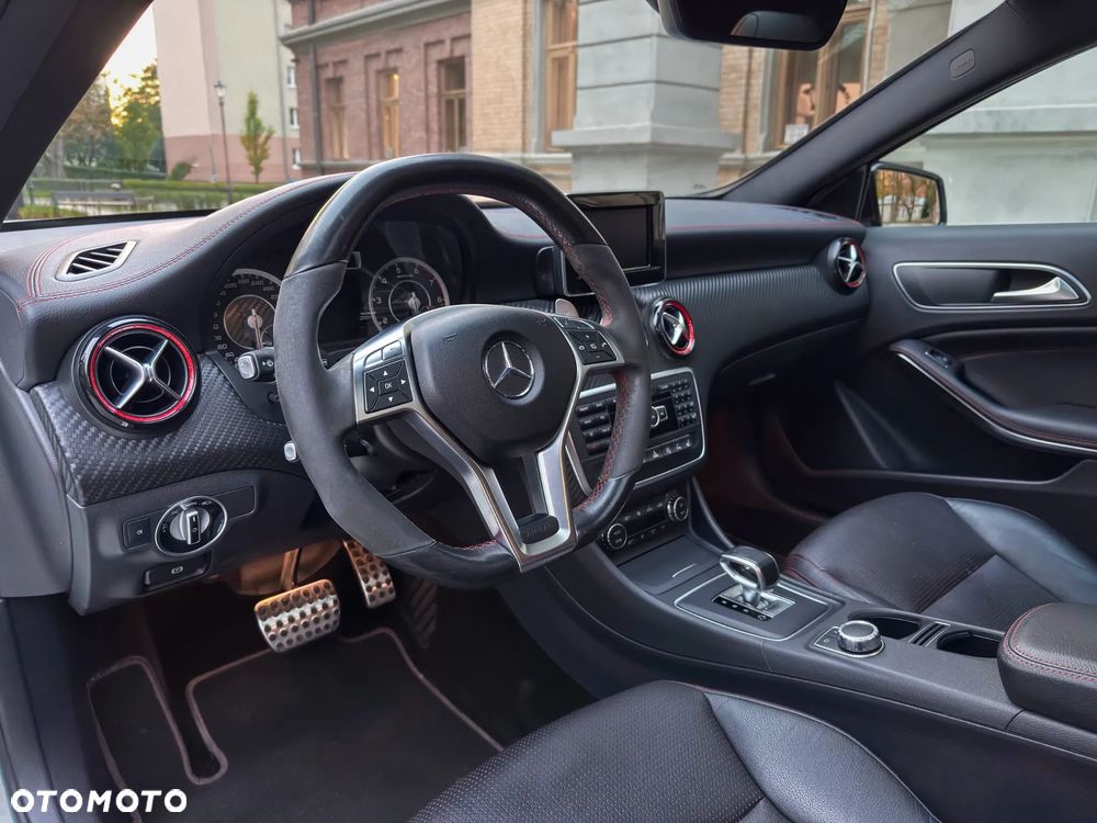 Mercedes-Benz Klasa A 45 AMG 4-Matic - 29