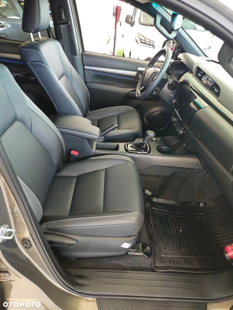 Toyota Hilux 2.8 D-4D Double Cab Invincible 4x4 - 15