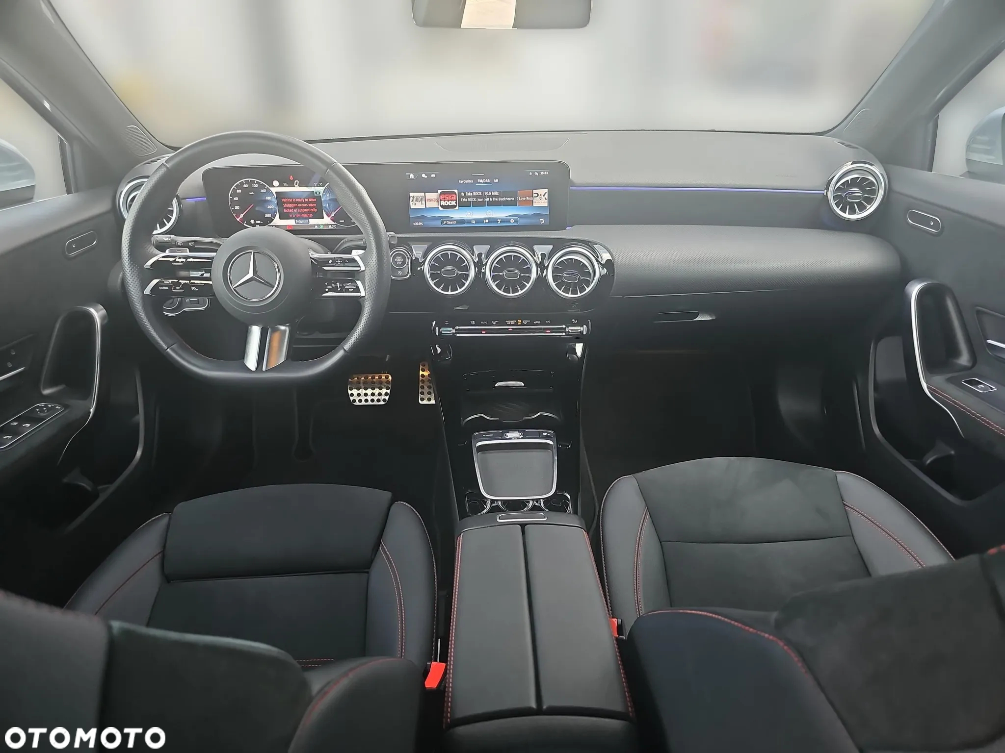 Mercedes-Benz Klasa A 200 7G-DCT Lim AMG Line Advanced Plus - 16