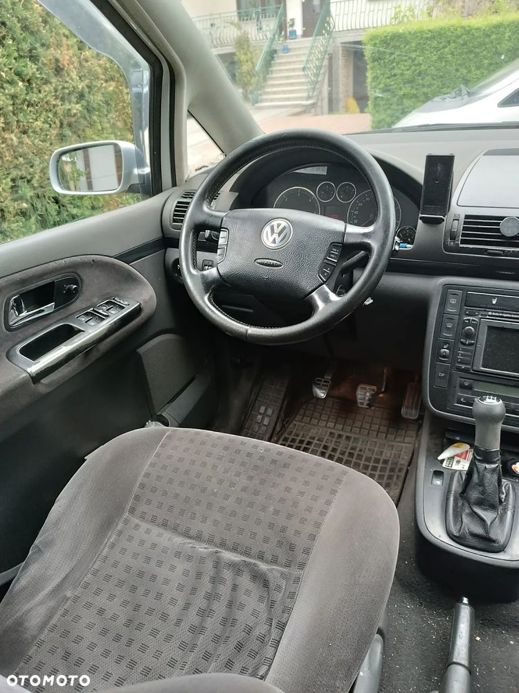 Volkswagen Sharan 1.9 TDI Highline - 6