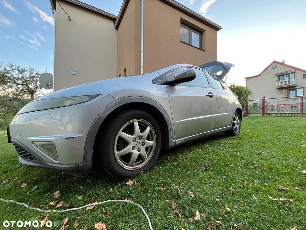 Honda Civic 1.8 Comfort - 33