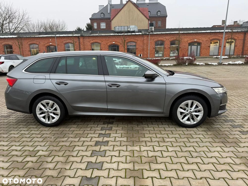Skoda Octavia 2.0 TDI Edition 130 Essence DSG - 17