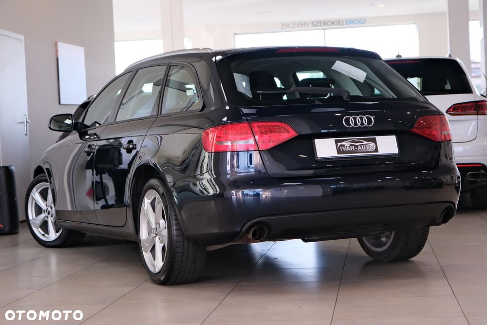 Audi A4 Avant - 13