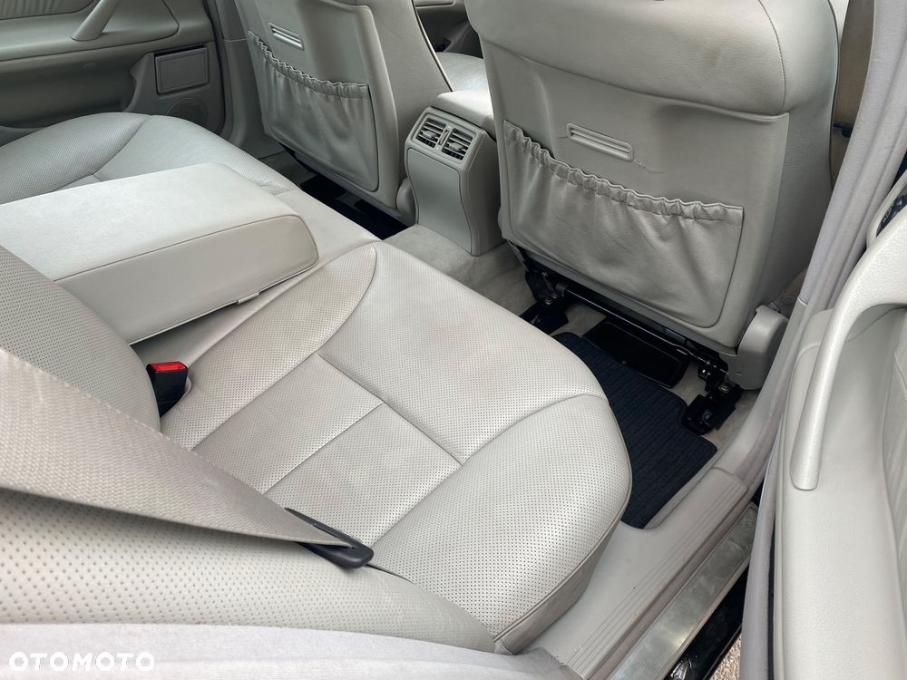 Mercedes-Benz Klasa E 320 T CDI Avantgarde - 19