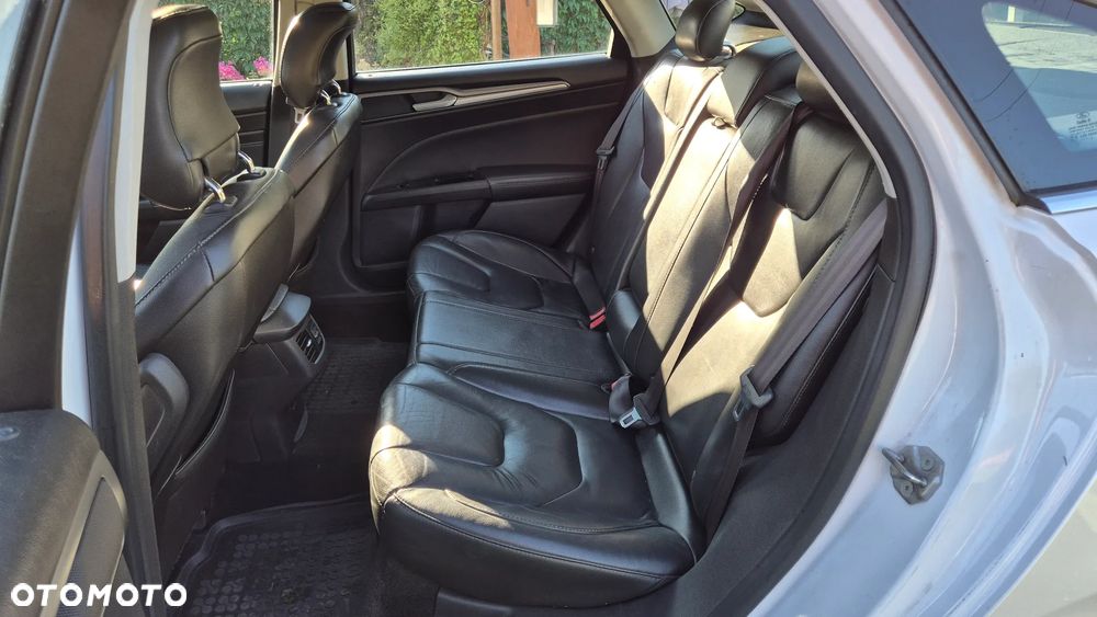 Ford Fusion - 11