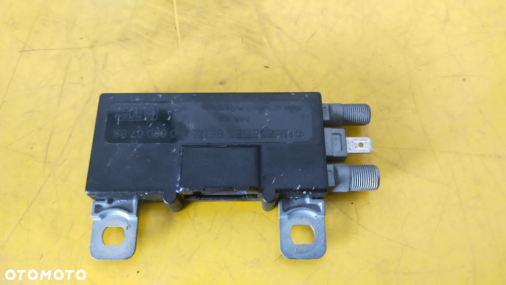 MERCEDES W210 WZMOCNIACZ ANTENY 2108200789 - 1