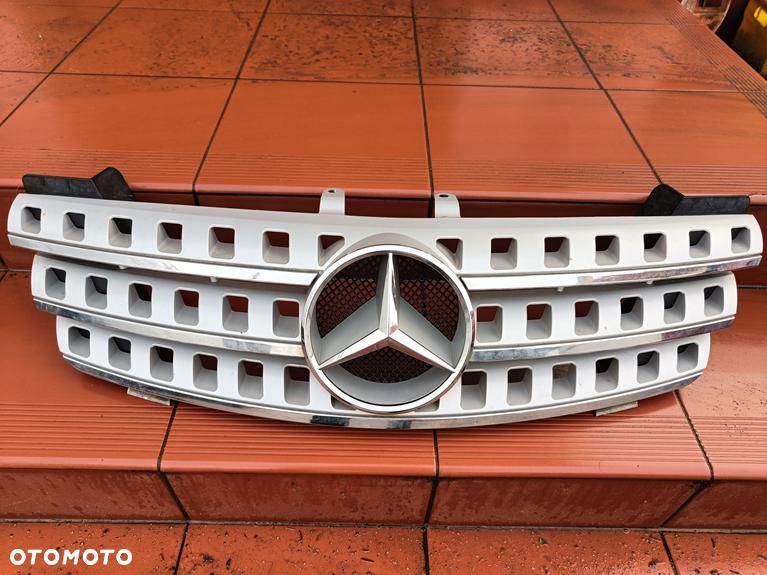 MERCEDES W164 ML GRILL GRIL ATRAPA PRZEDNIA PRZÓD AMG SPORT - 1