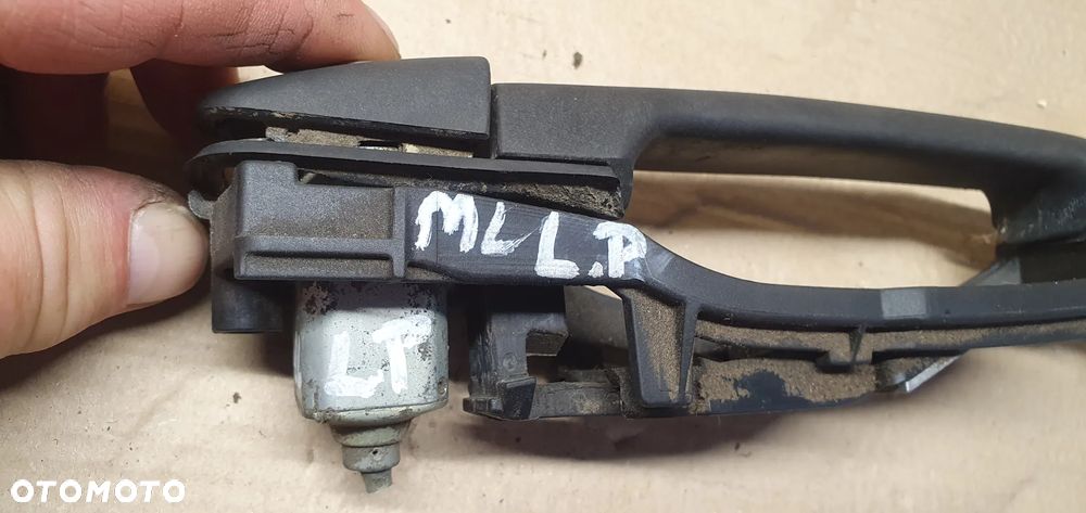 Klamka lewy przód przednia lewa Mercedes ML W163 A1637600034 - 6