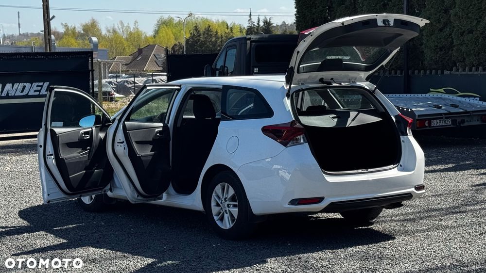 Toyota Auris - 15