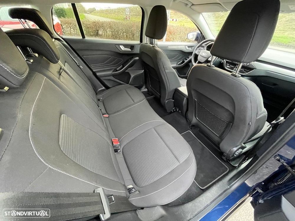 Ford Focus 1.0 EcoBoost S&S TITANIUM X - 11