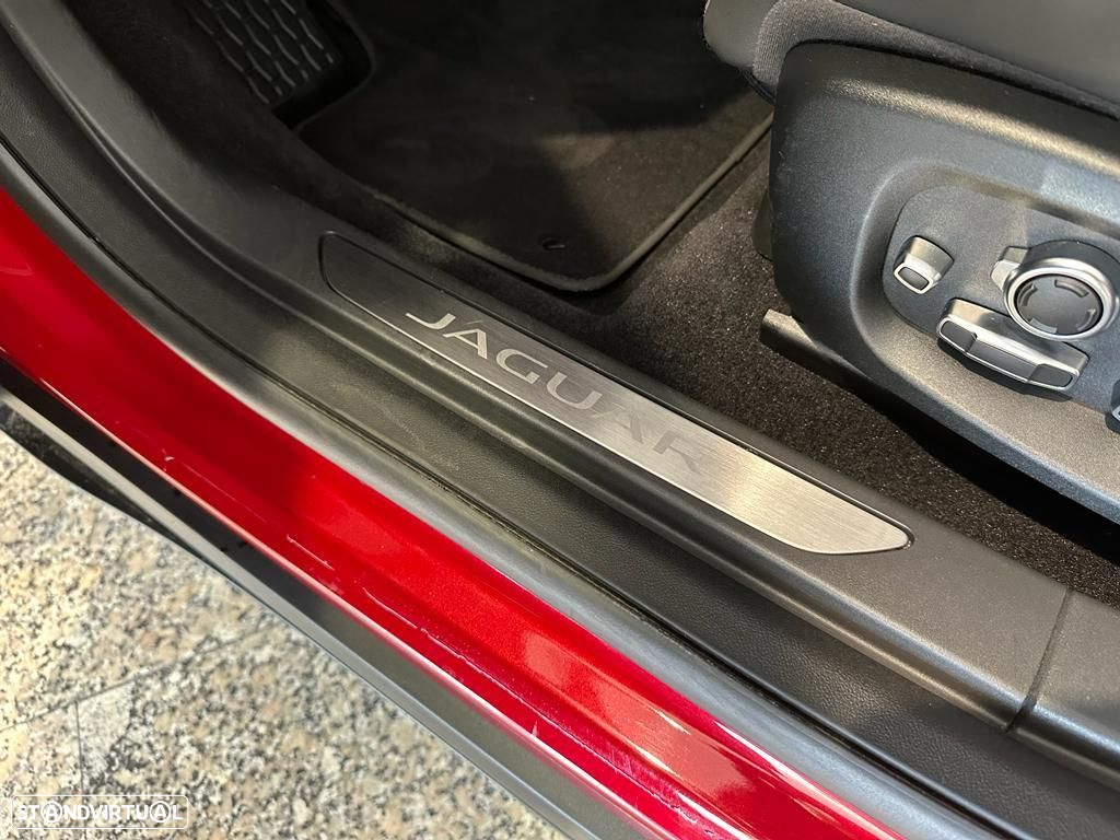 Jaguar I-Pace - 12