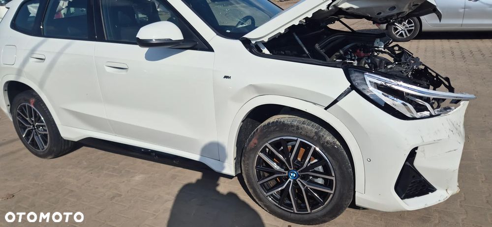 BMW iX1 eDrive20 66.5kWh M Sport Edition - 5