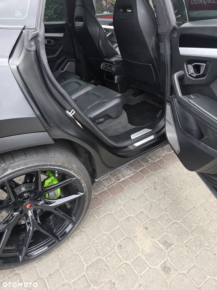 Lamborghini Urus - 21
