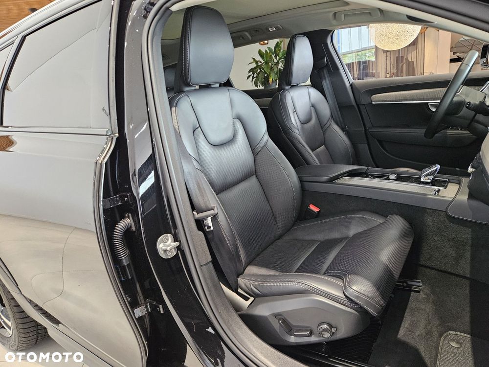 Volvo V90 Cross Country - 17